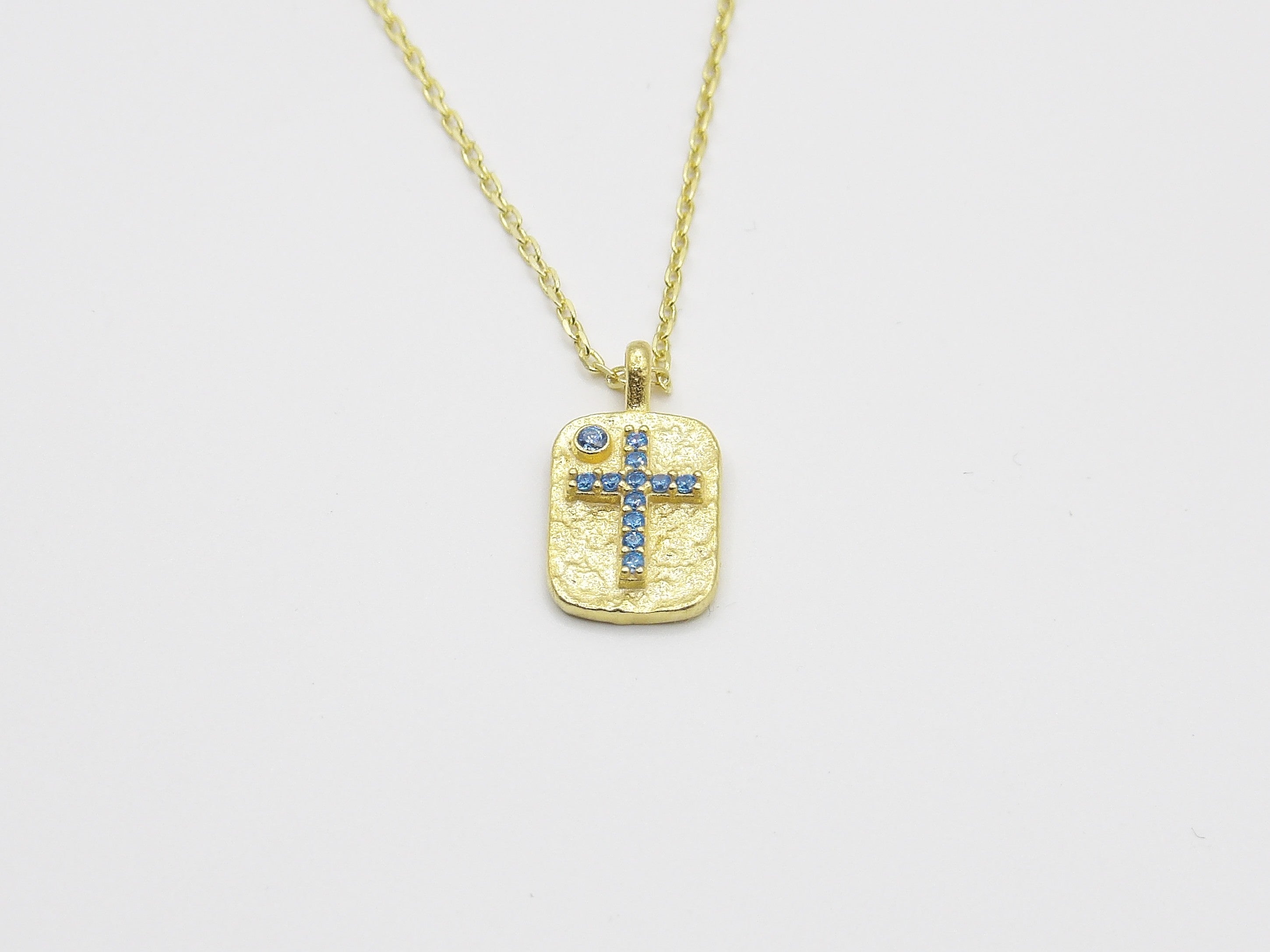 TEXTURED CROSS PENDANT