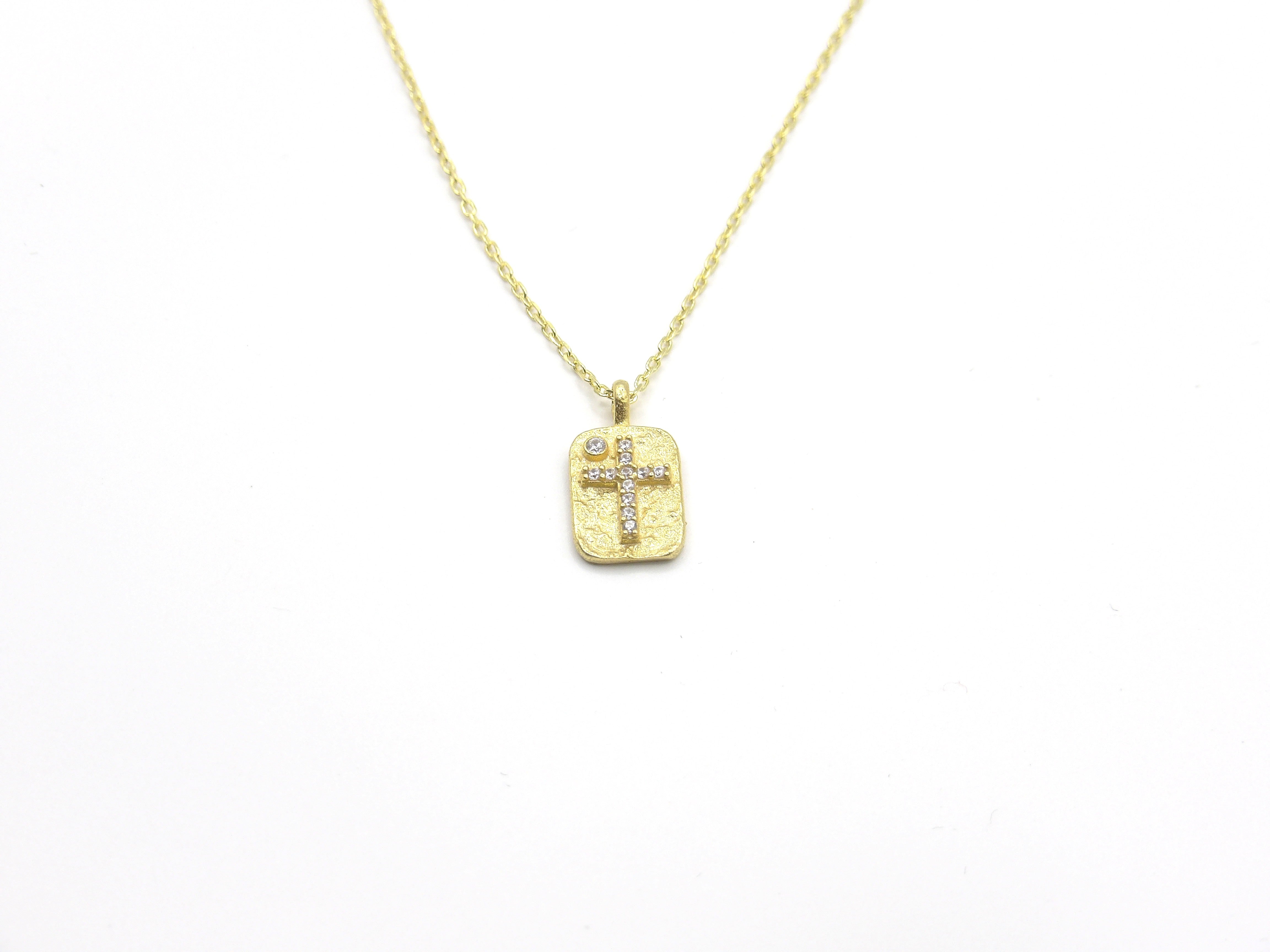 TEXTURED CROSS PENDANT