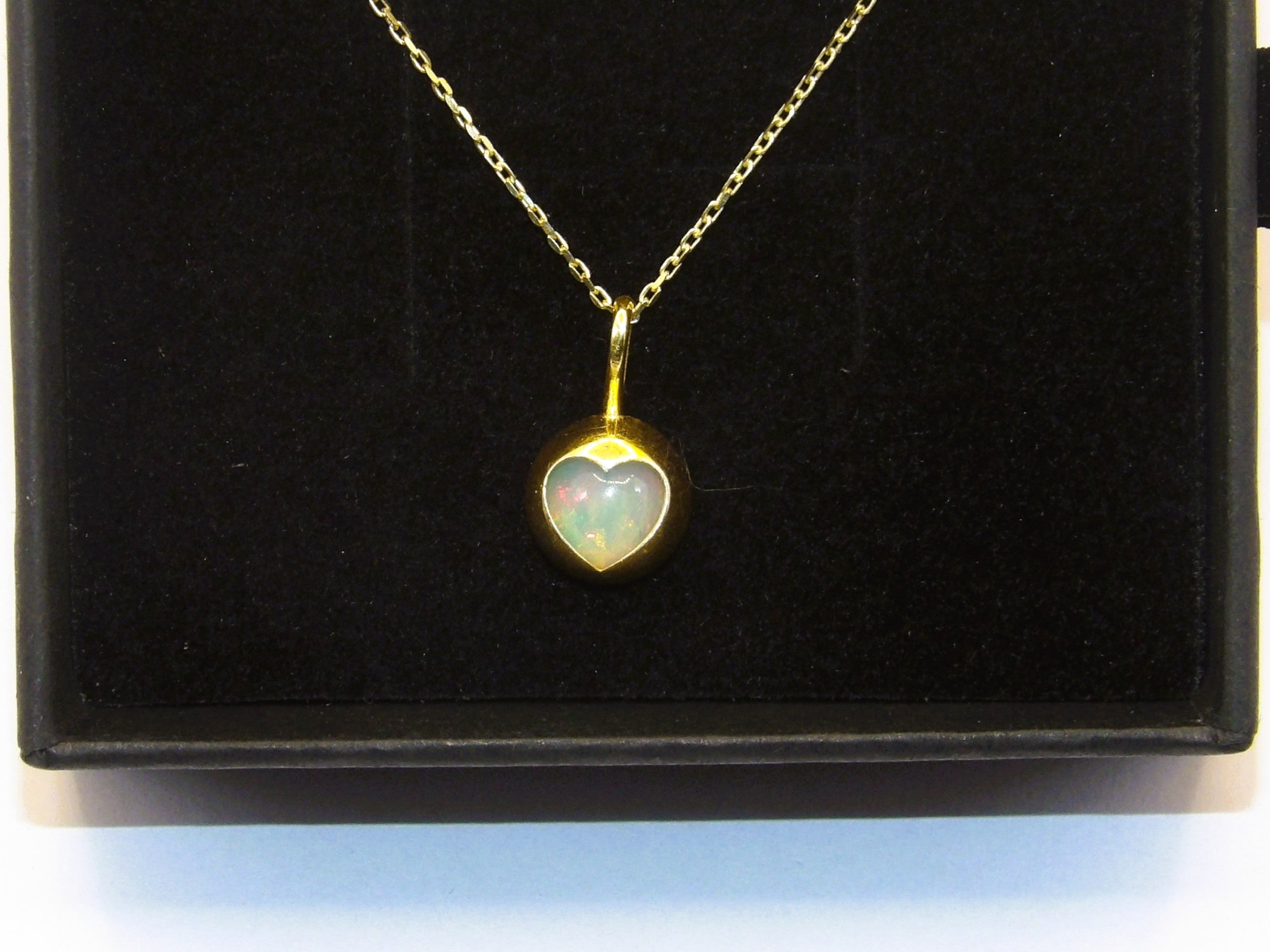 OPAL HEART NECLACE