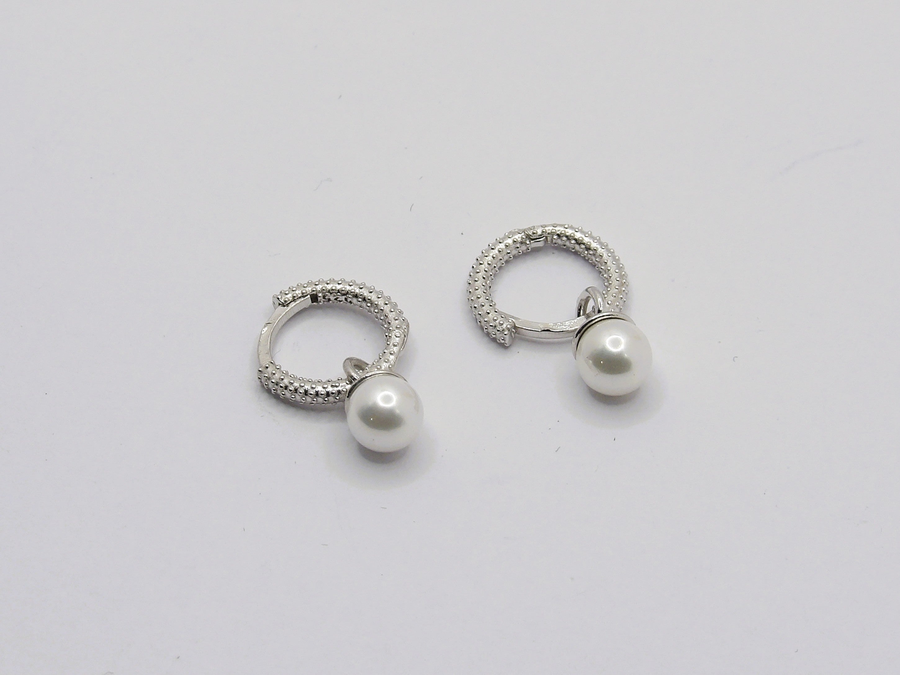 CIRCLE PEARL EARRINGS
