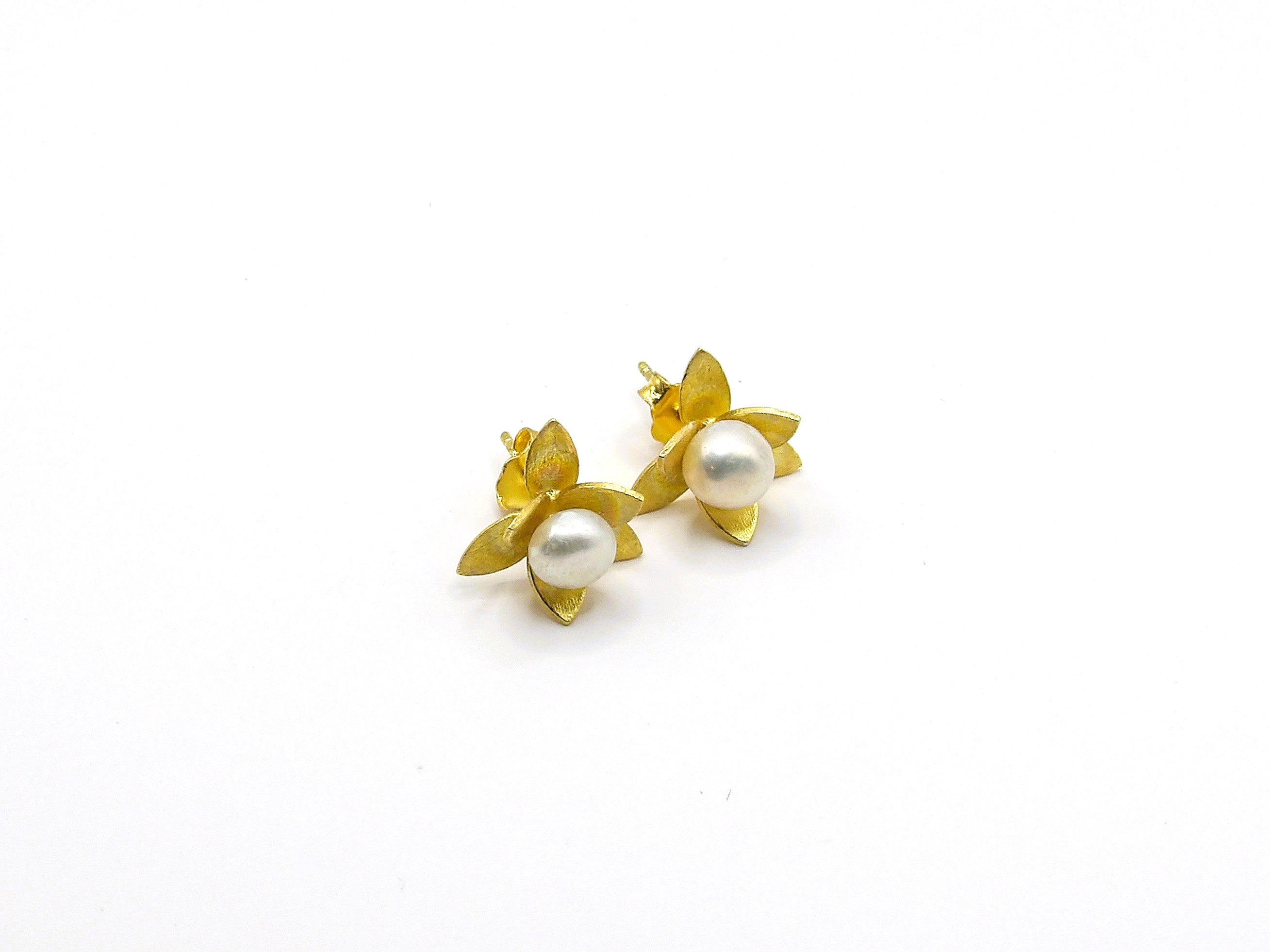 PEARL FLOWER EARRINGS