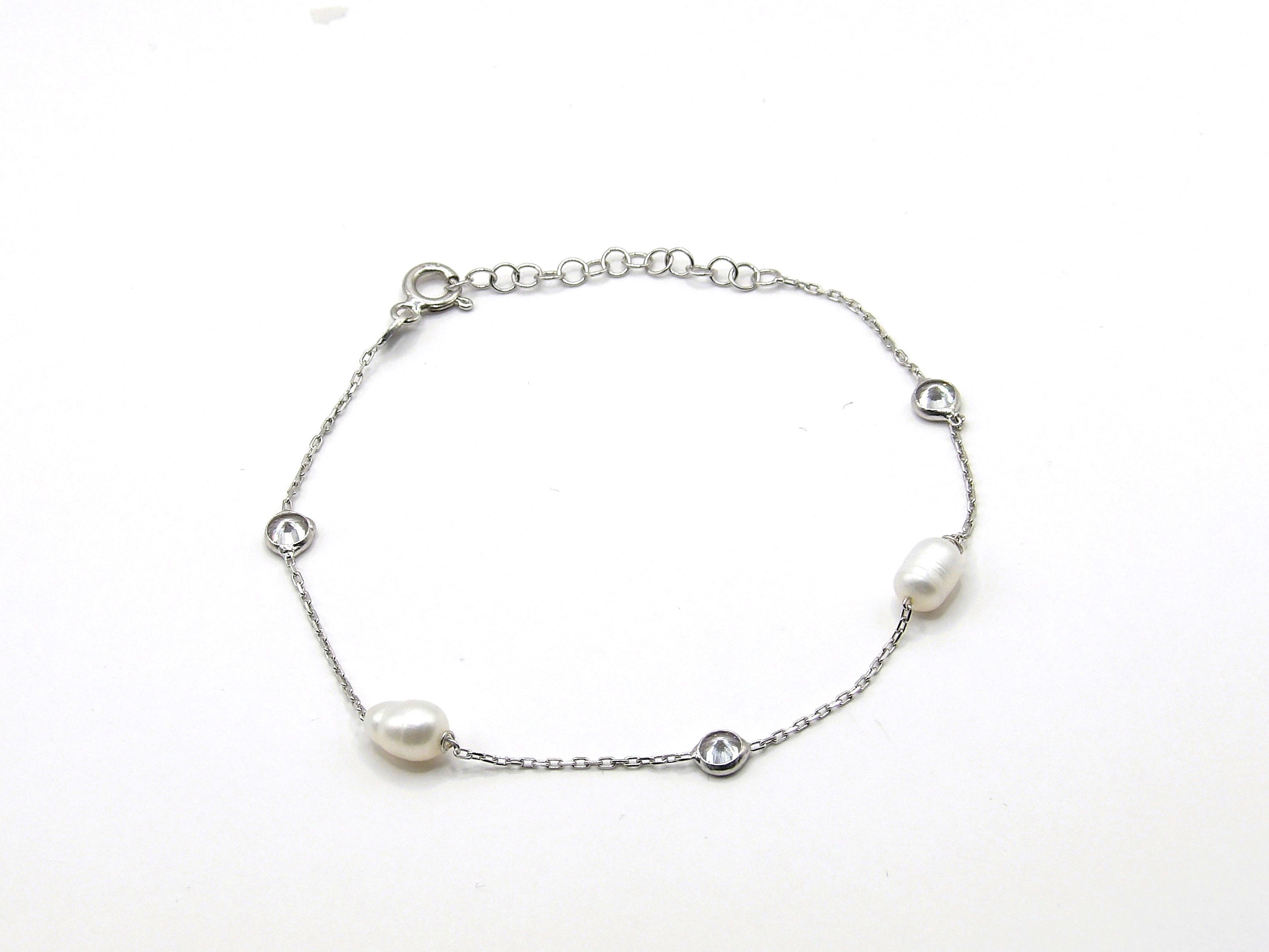 DIAMONDS AND PEARLS BRACELET