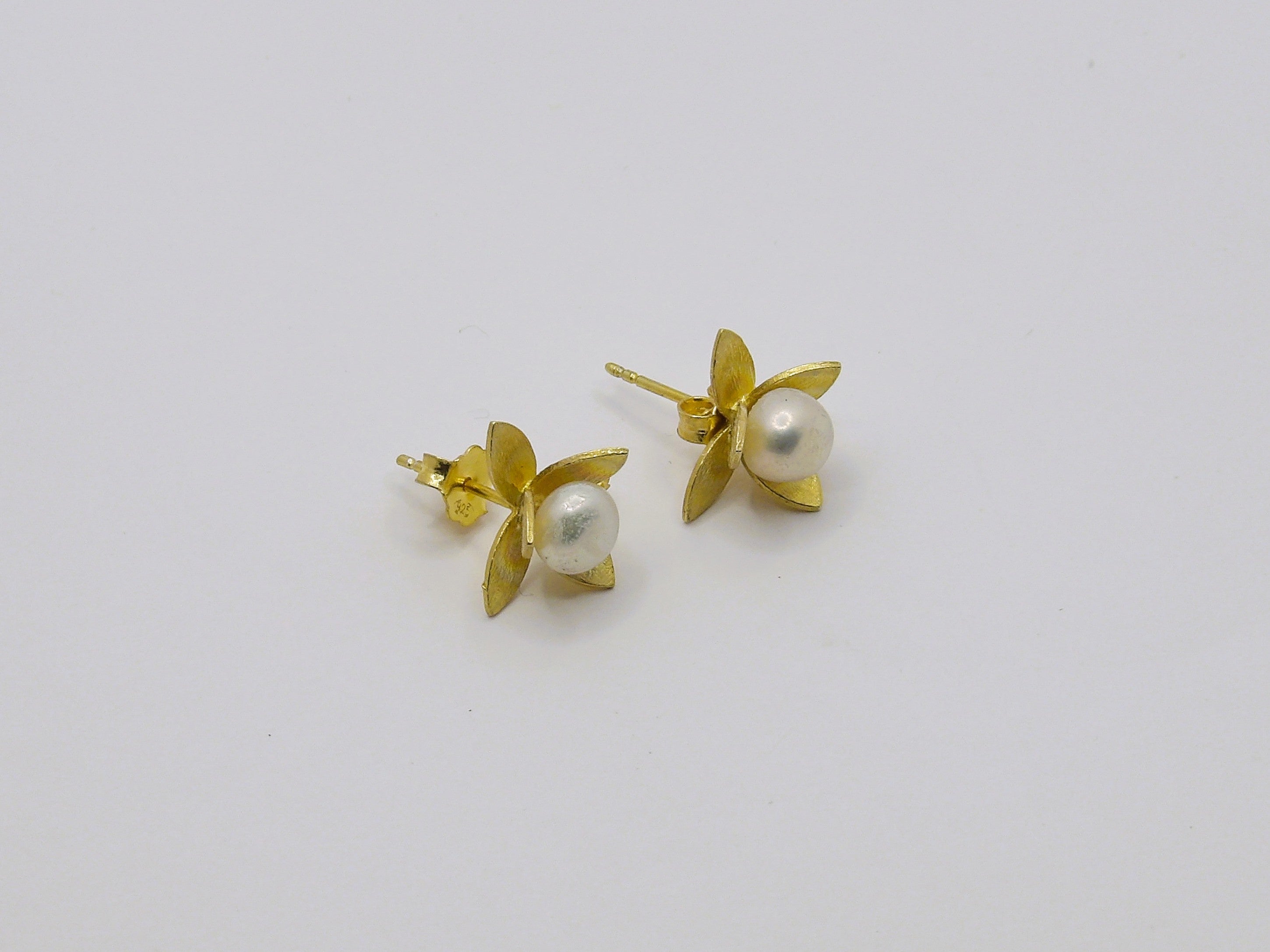 PEARL FLOWER EARRINGS