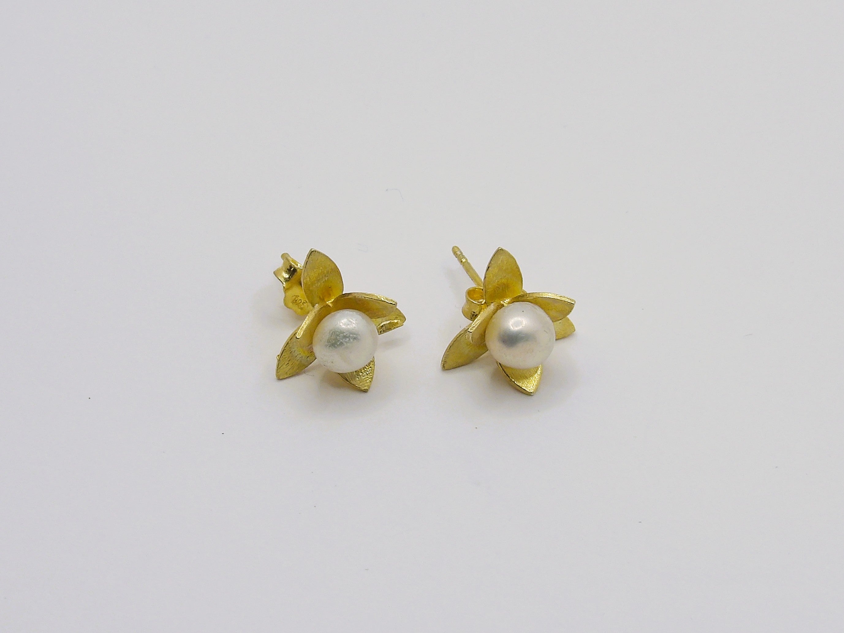 PEARL FLOWER EARRINGS
