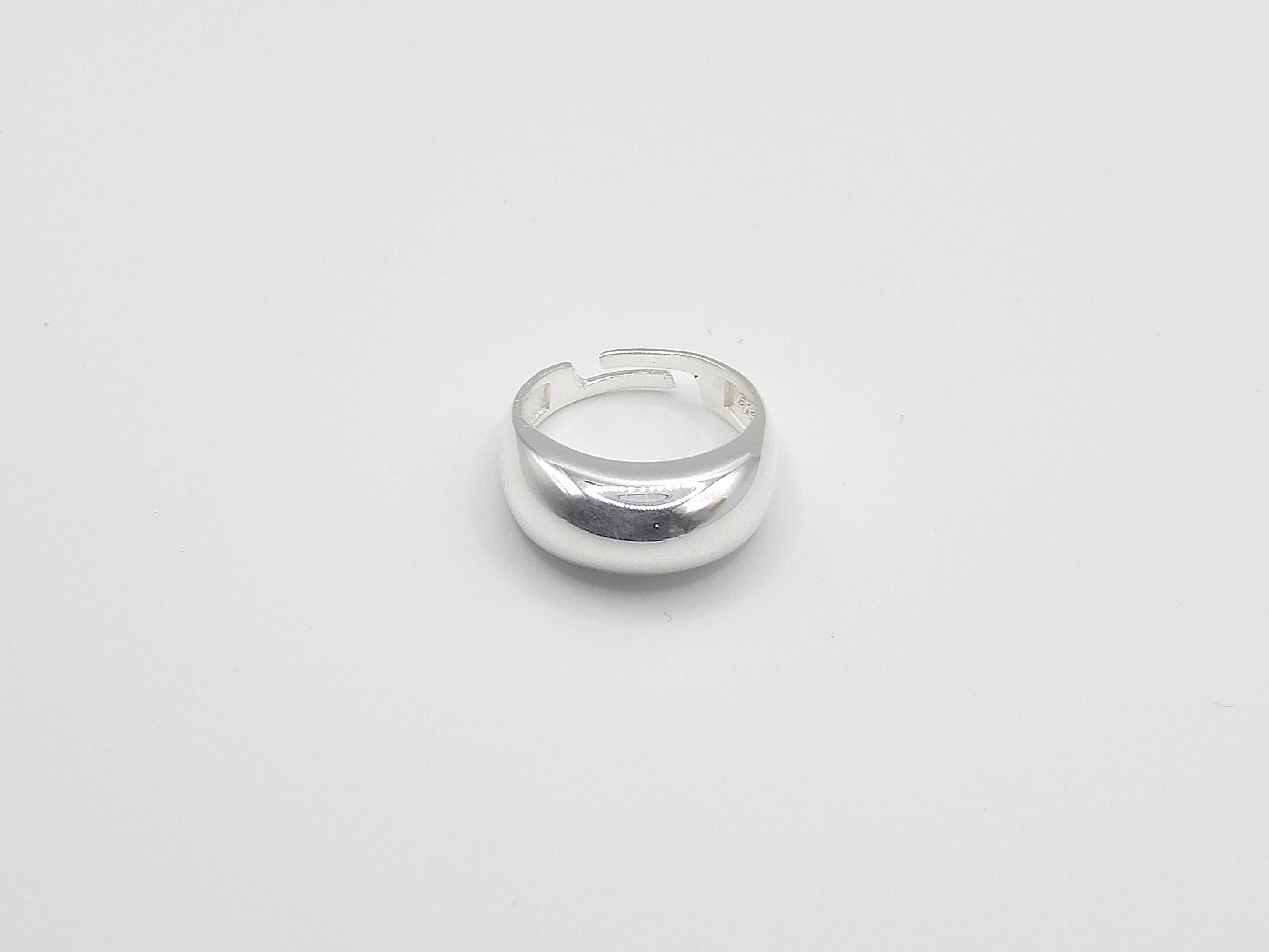 OVAL RING