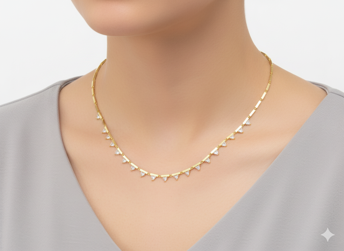TRIANGLE SPARKLE NECKLACE